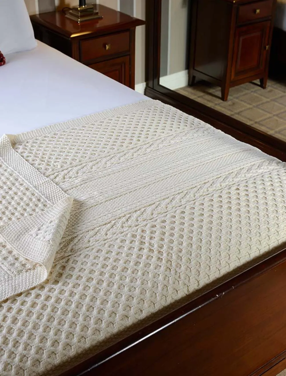 Glenaran Clan Throws^Cunningham Clan Aran Throw