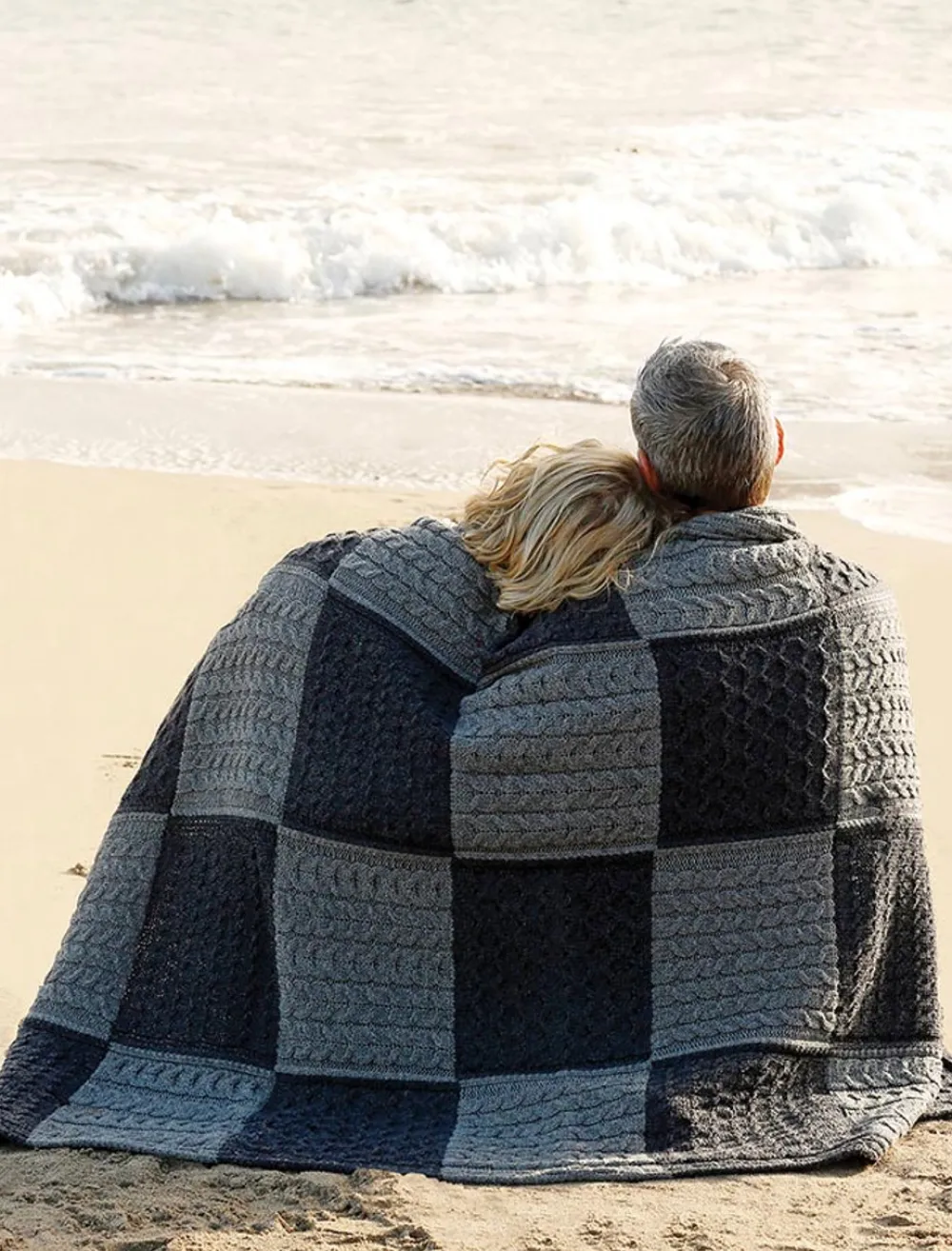 Glenaran Knitted Wool Throws^Two-Tone Aran Patchwork Throw