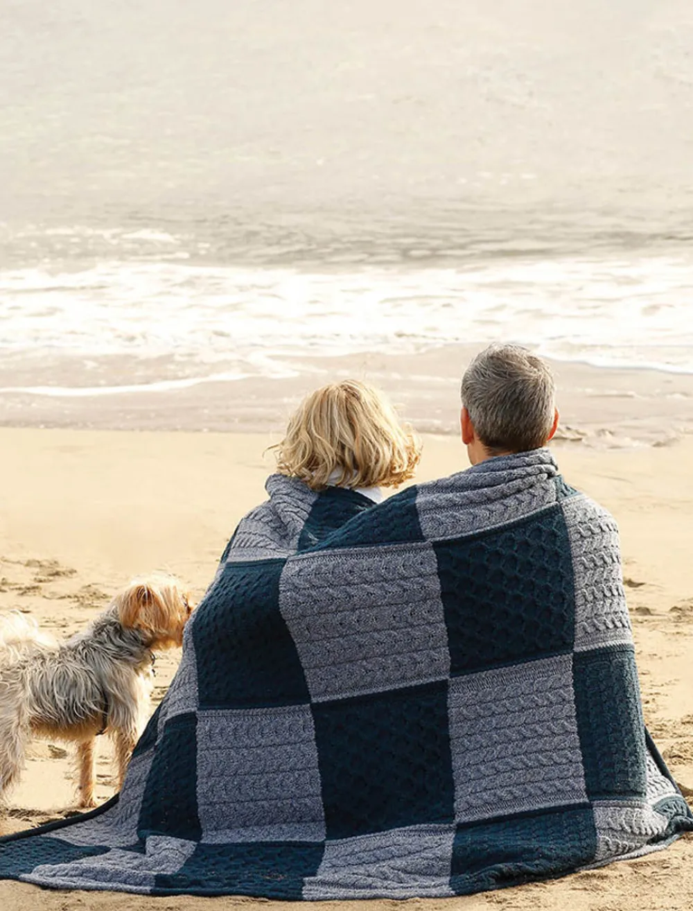 Glenaran Knitted Wool Throws^Two-Tone Aran Patchwork Throw